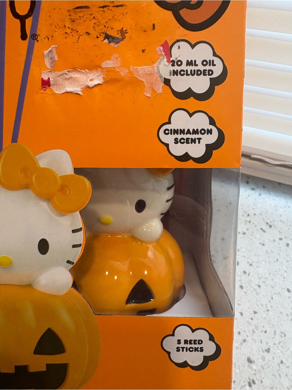 NIB Hello Kitty Orange & White Pumpkin Ceramic Reed Diffuser - Picture 2 of 7